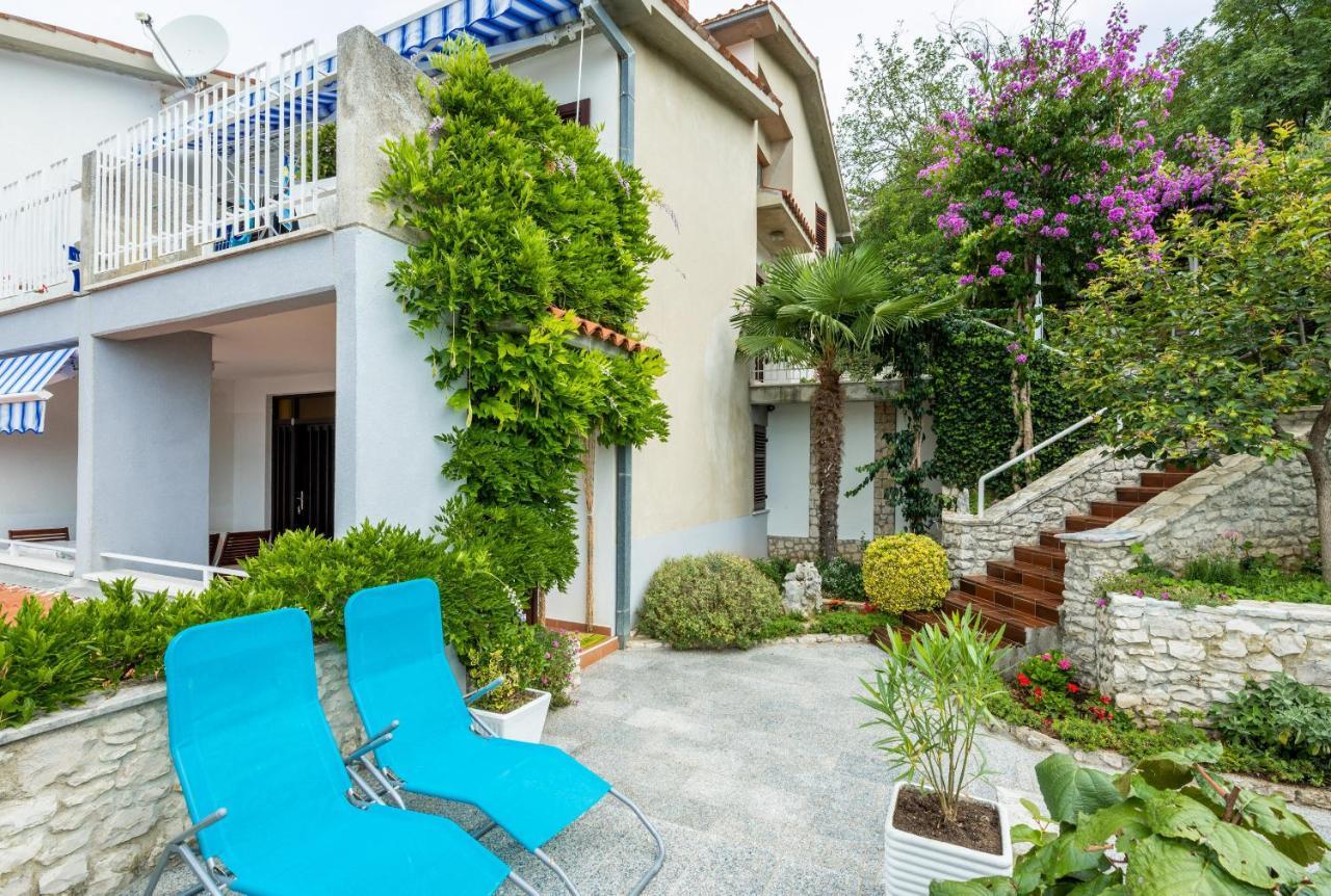 Apartments Mandica Рабац Экстерьер фото