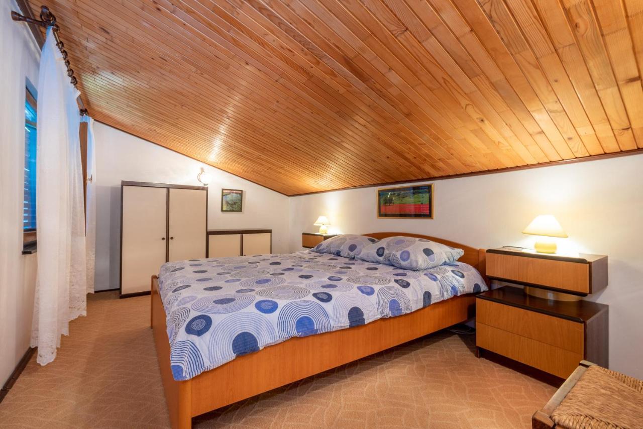 Apartments Mandica Рабац Экстерьер фото