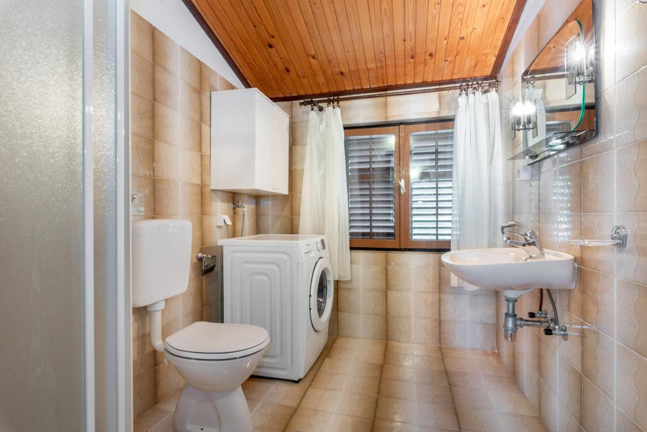 Apartments Mandica Рабац Экстерьер фото
