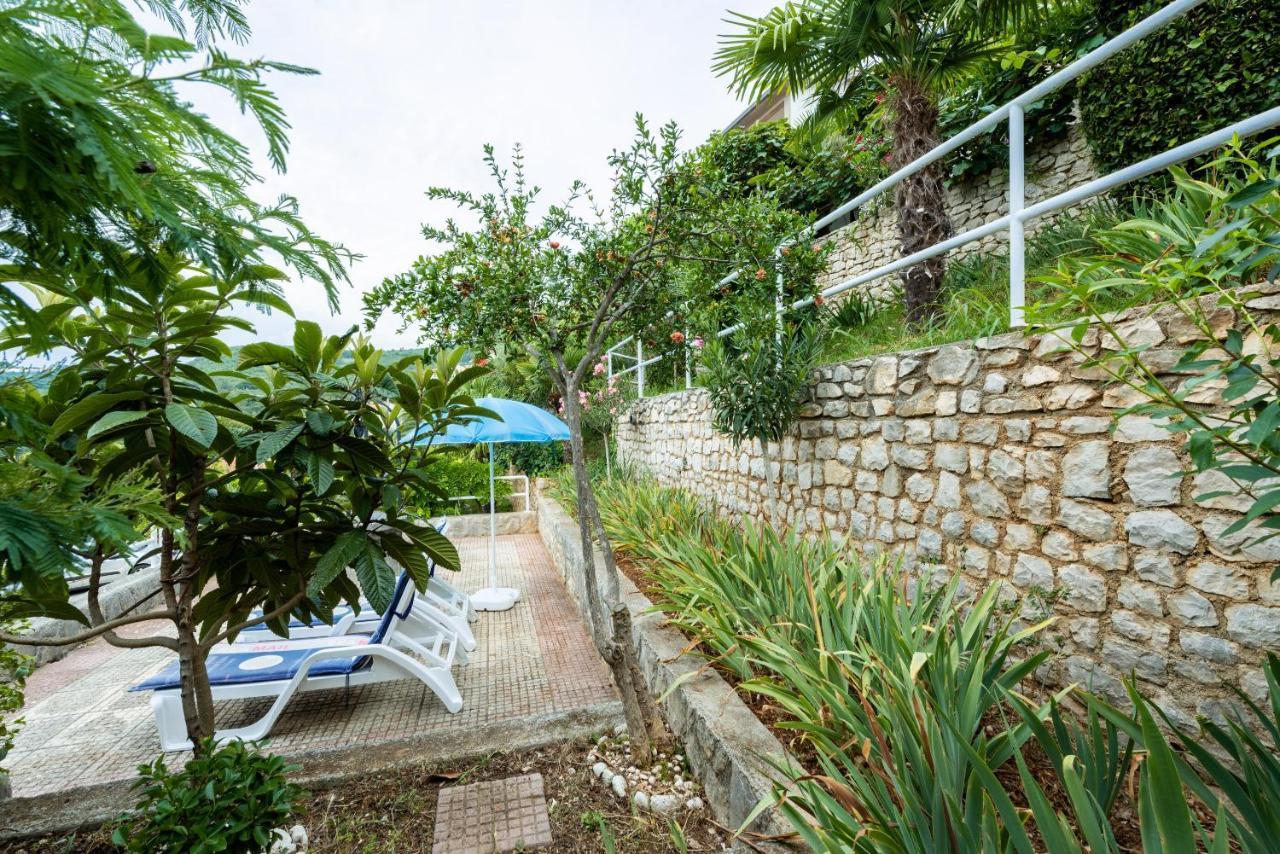 Apartments Mandica Рабац Экстерьер фото