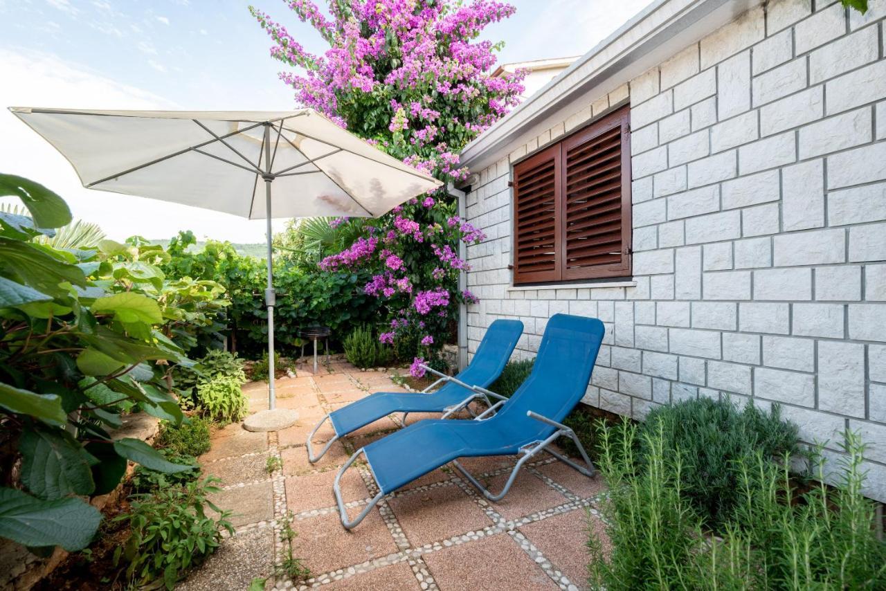 Apartments Mandica Рабац Экстерьер фото