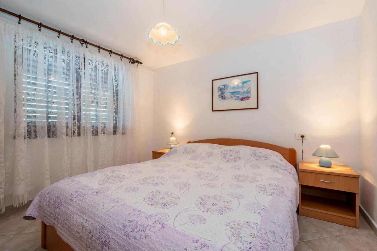 Apartments Mandica Рабац Экстерьер фото